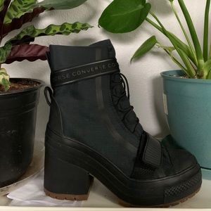 Converse canvas combat boot